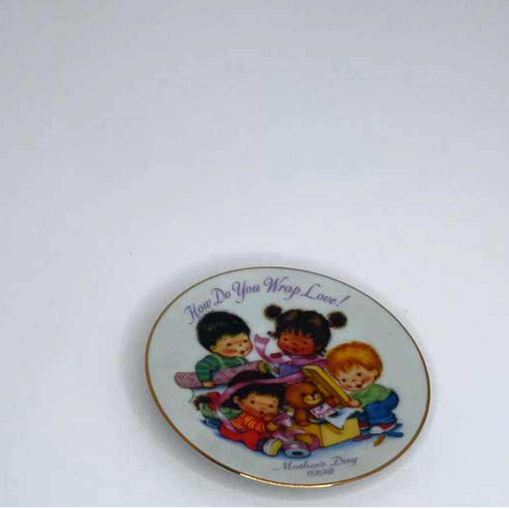 Vintage lot of 5 Avon Mothers Day mini collectors plates